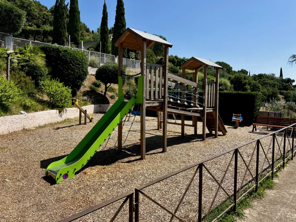 Extérieur parc enfants
