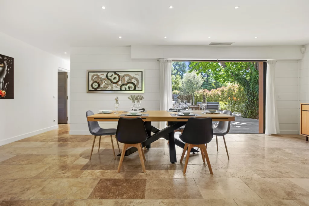 Salle à manger d’une villa